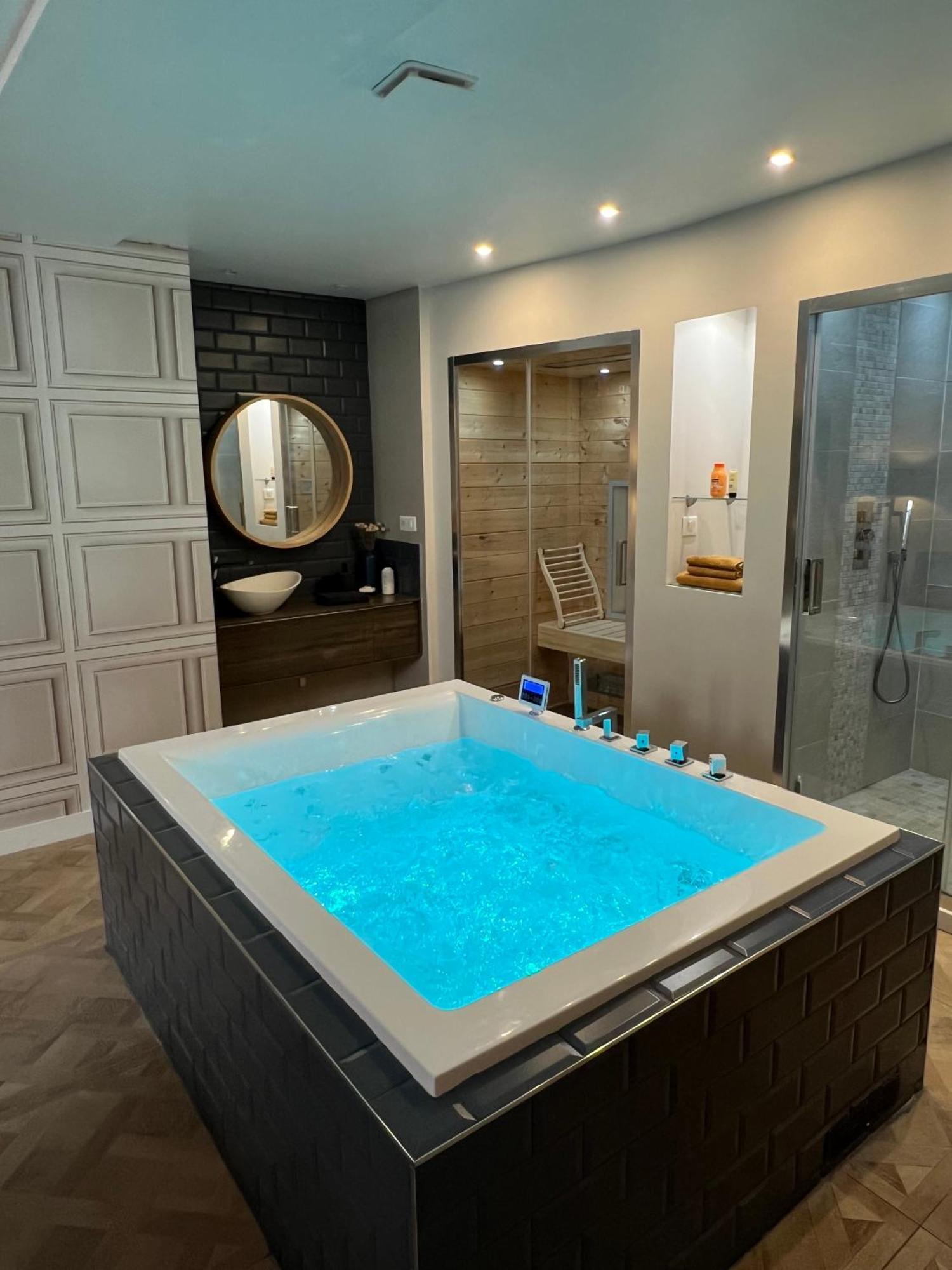 Appartement Avec Jacuzzi Sauna & Home Cinema - Nid D'Angers Extérieur photo