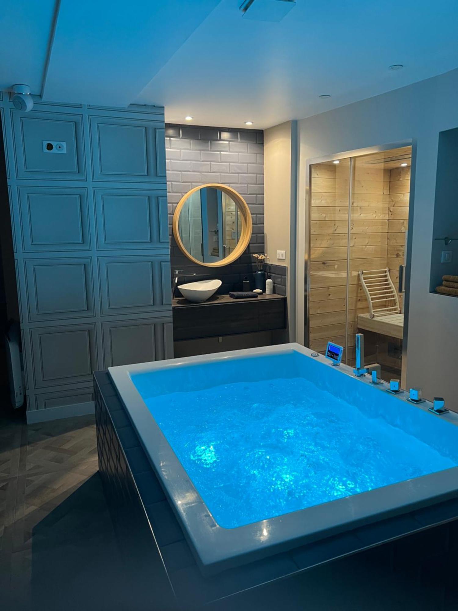 Appartement Avec Jacuzzi Sauna & Home Cinema - Nid D'Angers Extérieur photo