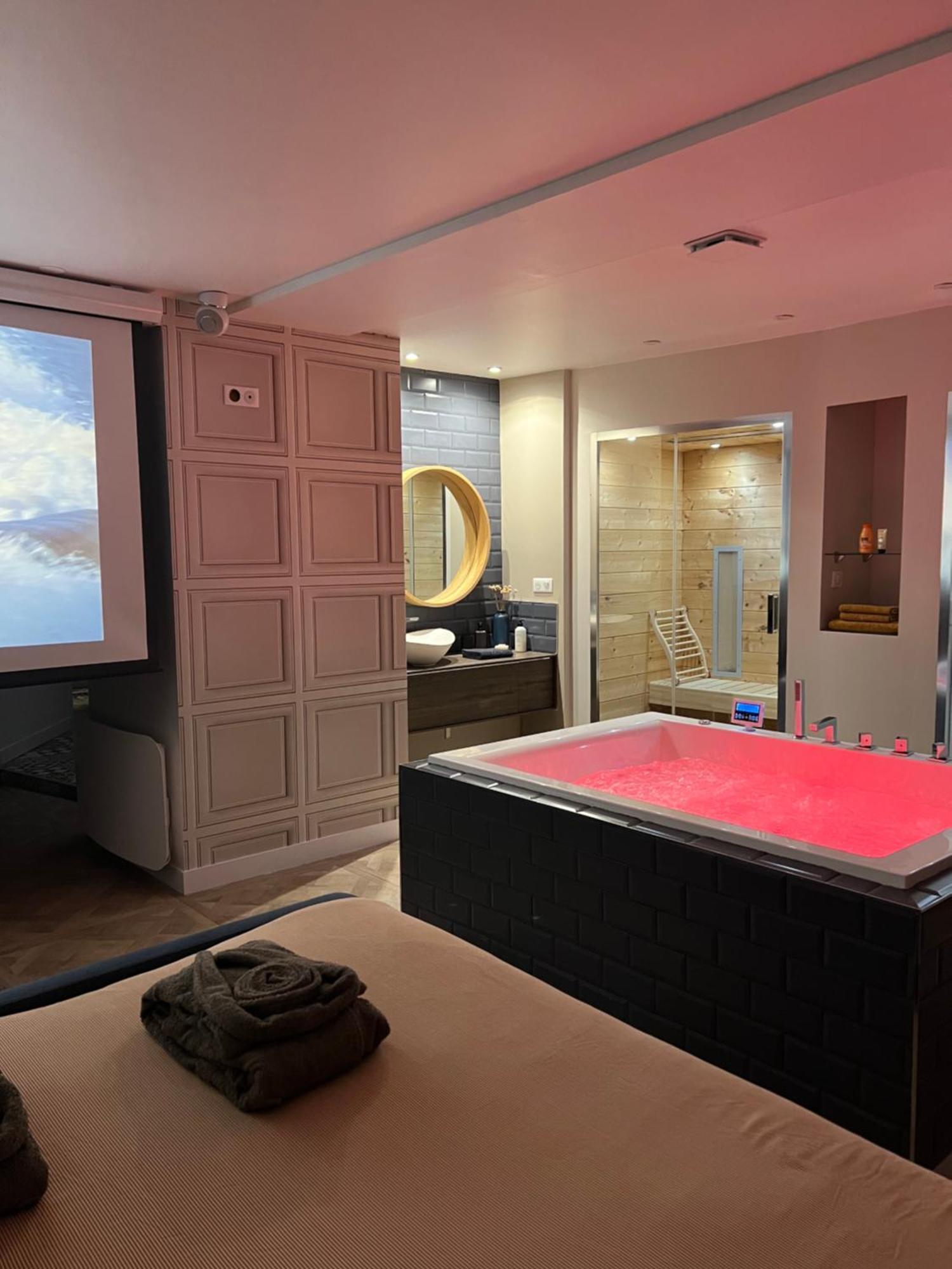 Appartement Avec Jacuzzi Sauna & Home Cinema - Nid D'Angers Extérieur photo
